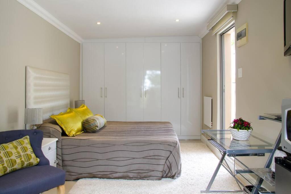 Echo Friendly Sunny Contemporary Garden Flat Apartment Cape Town Luaran gambar